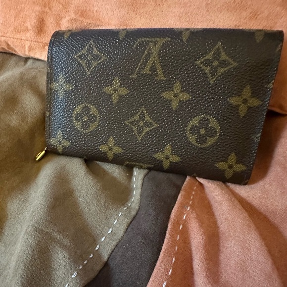 Louis Vuitton monogram compact wallet with chain EUC - Picture 11 of 12